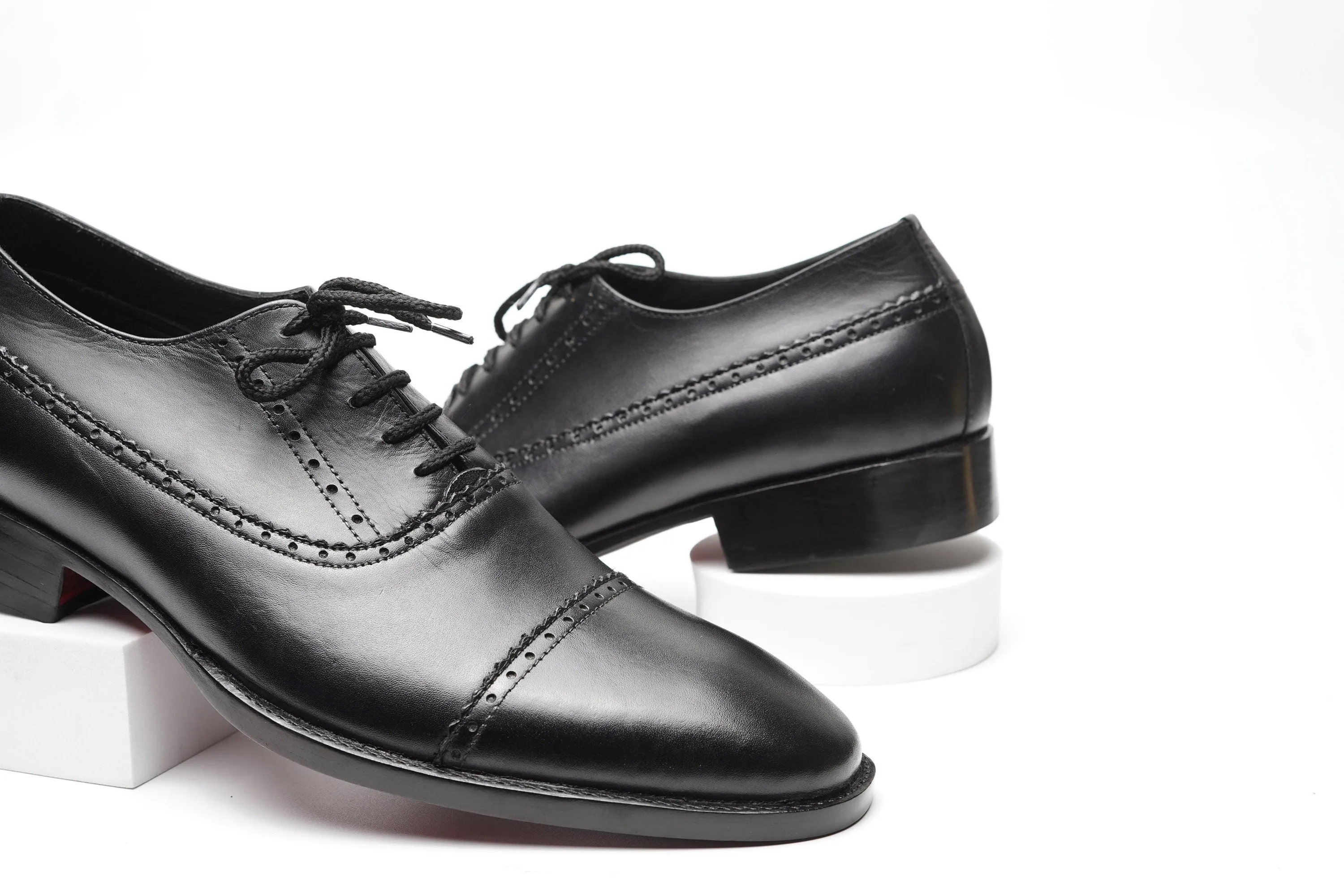 Real handmade Black Cap Toe Oxford Made of full Grain Natural Crust leather